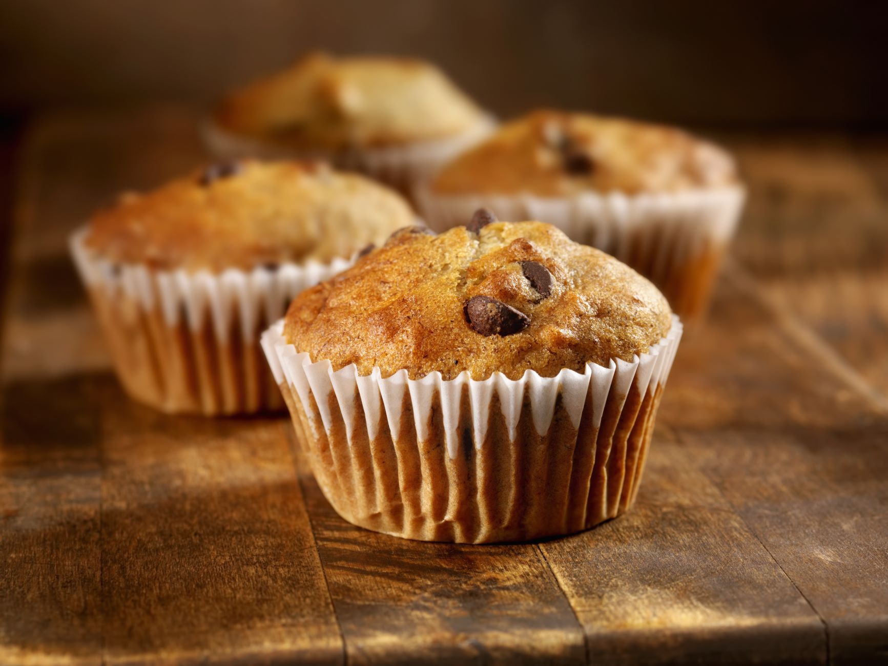 banana-chocolate-chip-oat-muffins-recipe