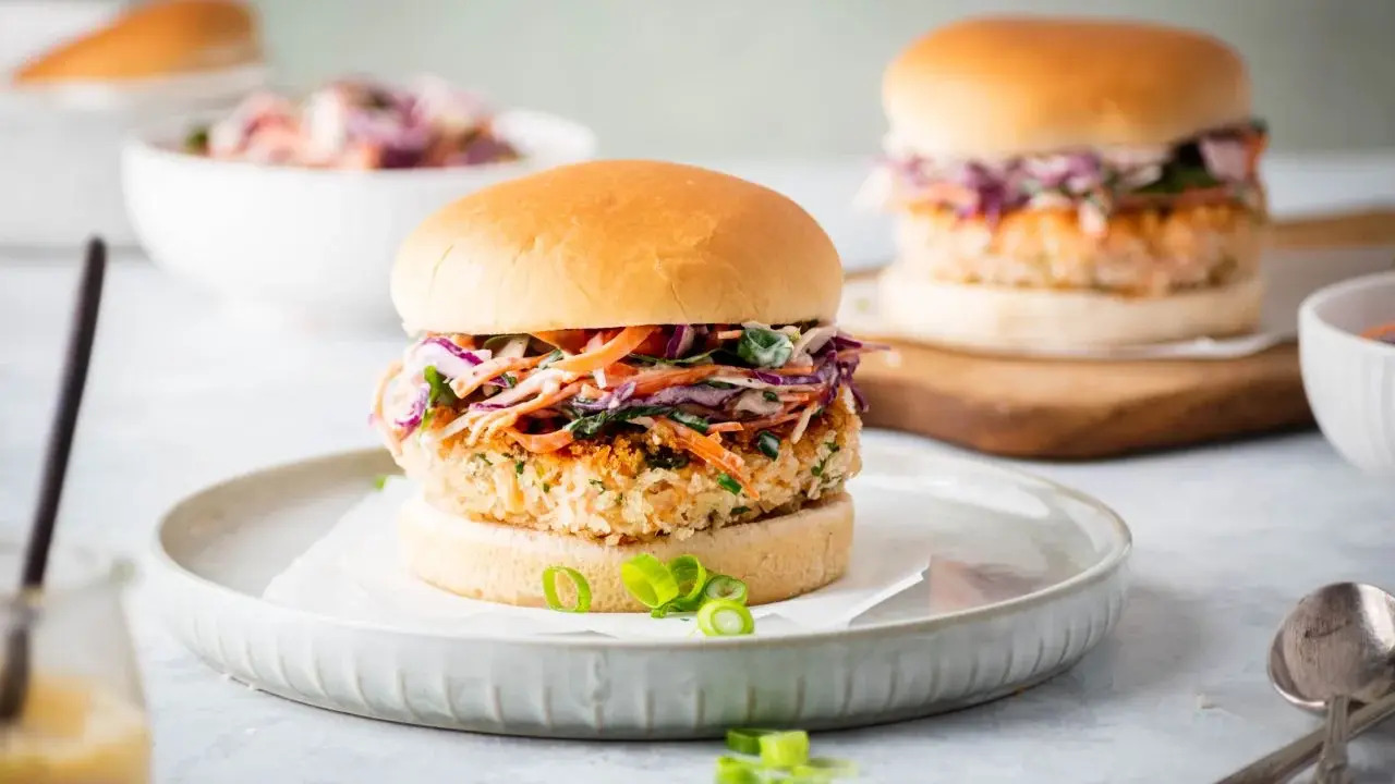 fresh-salmon-burgers-recipe