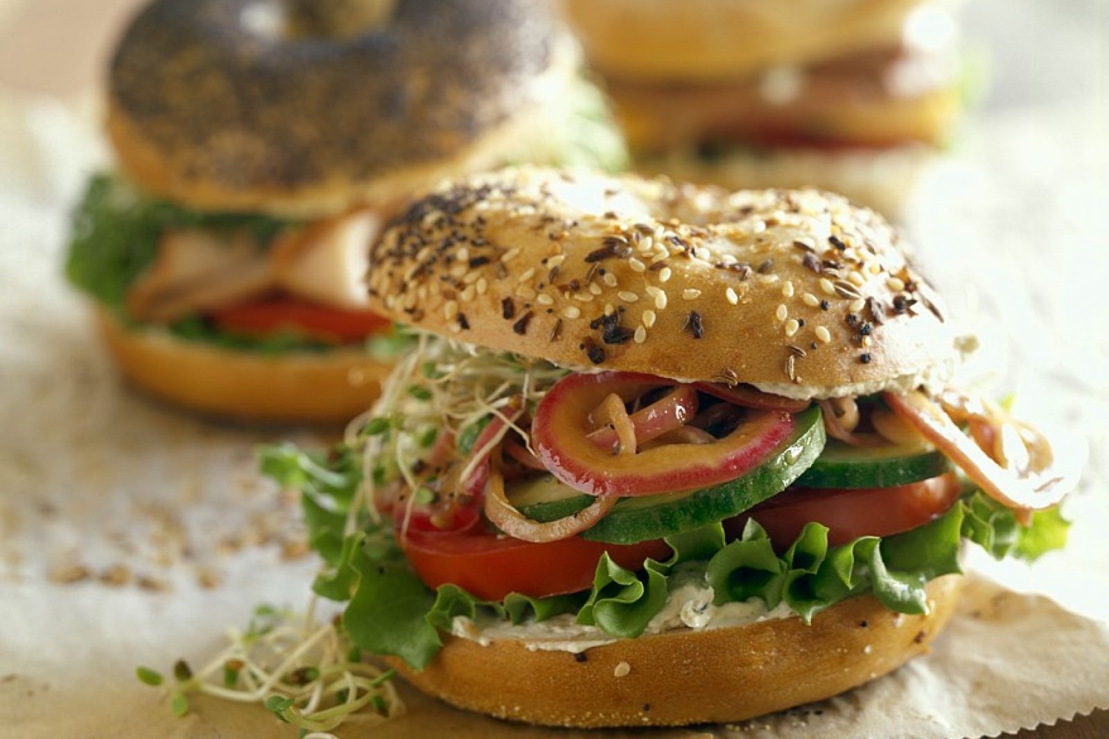 fresh-veggie-bagel-sandwich-recipe