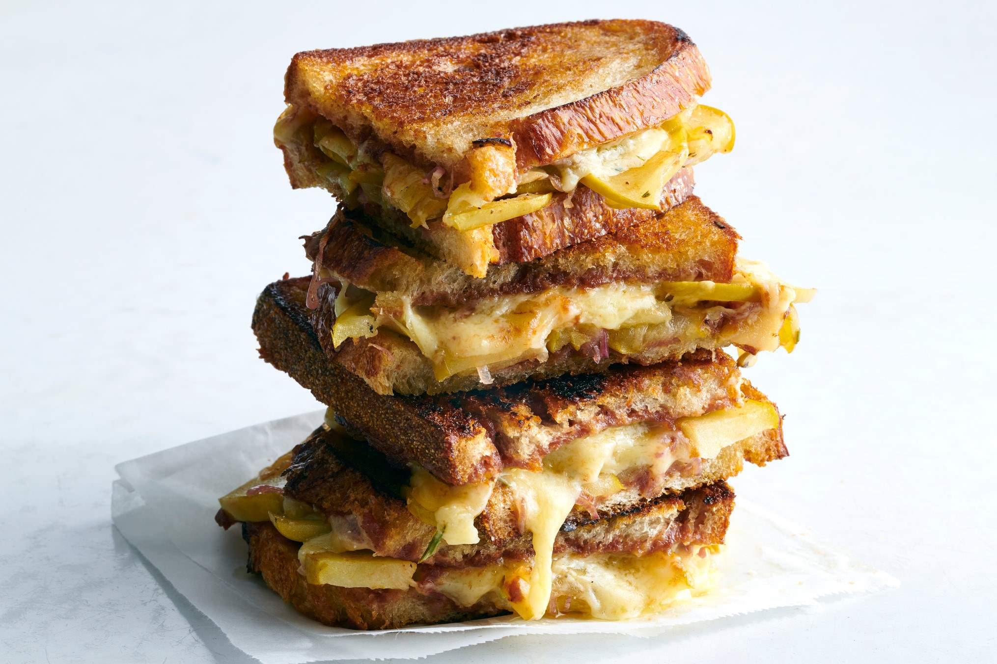 grilled-apple-and-swiss-cheese-sandwich-recipe