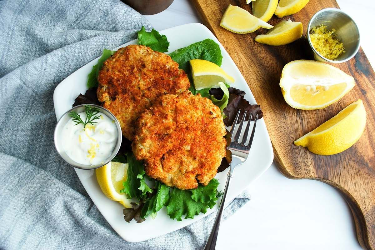 salmon-patties-with-dill-sauce-recipe