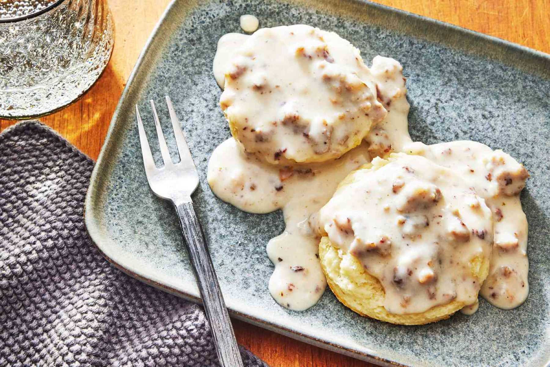 sausage-biscuits-and-gravy-recipe