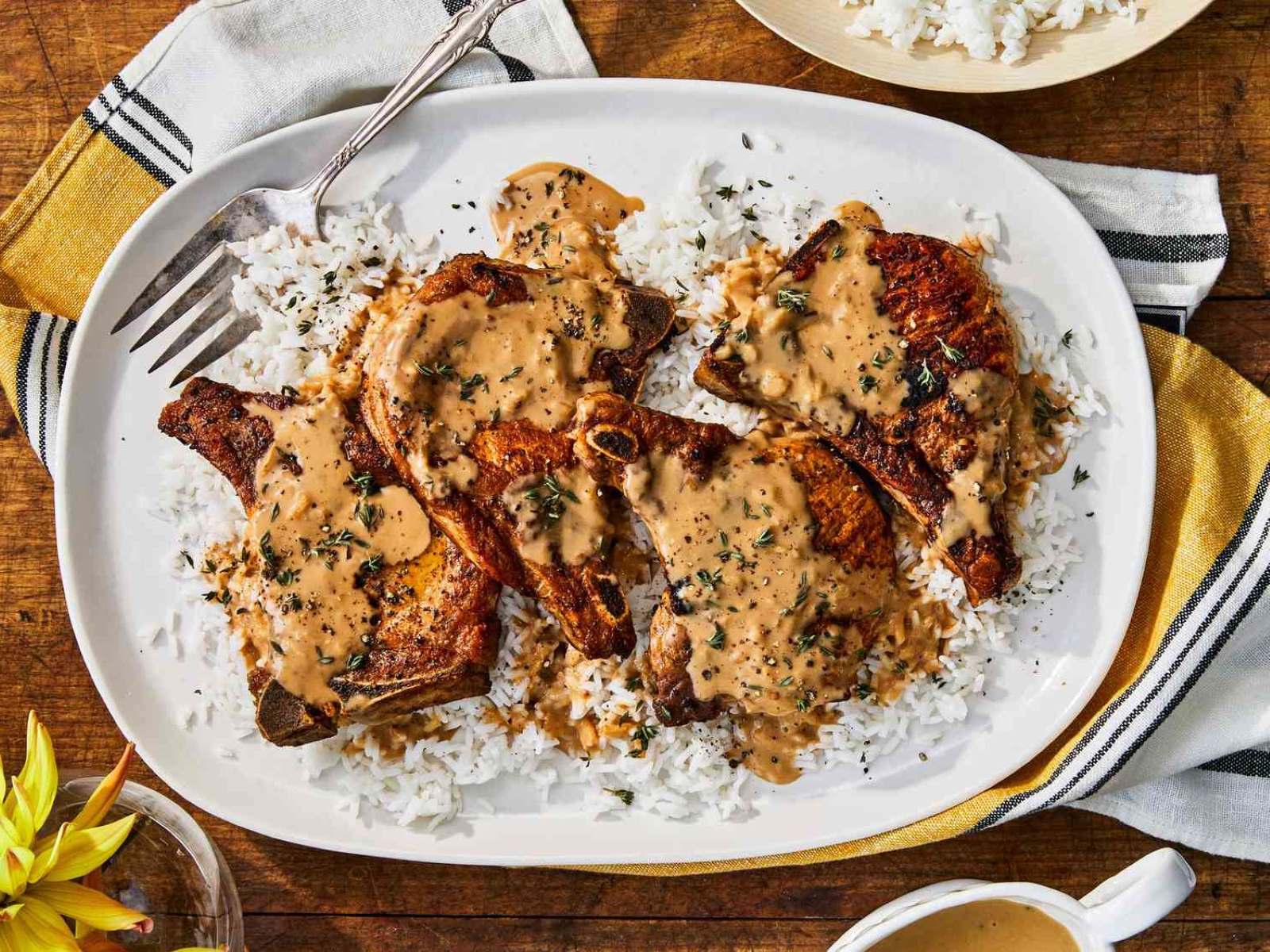 smothered-pork-chops-recipe