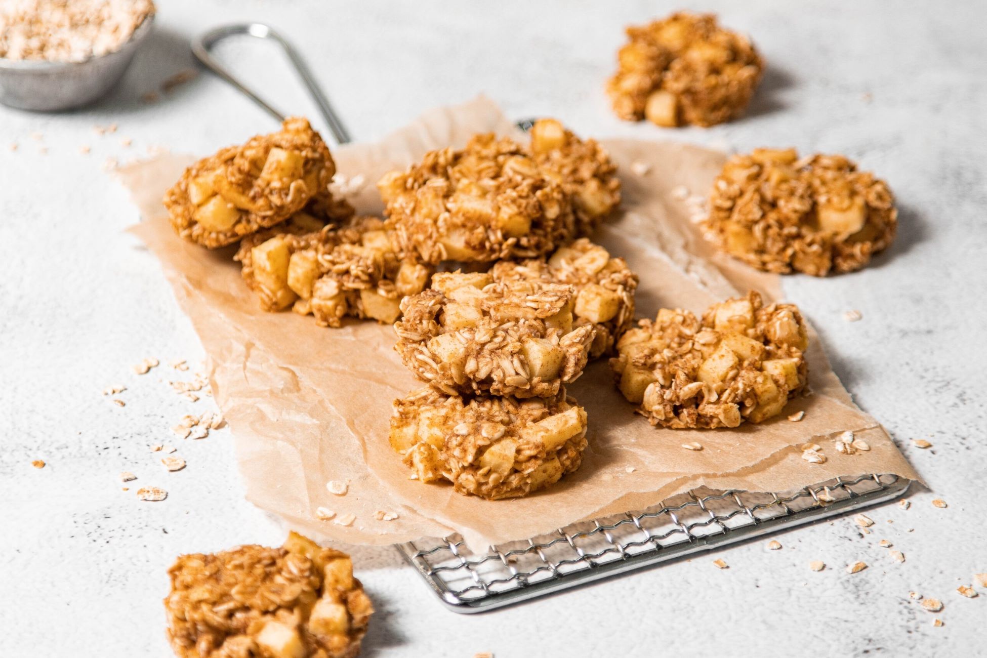 apple-cinnamon-oatmeal-cookies-recipe