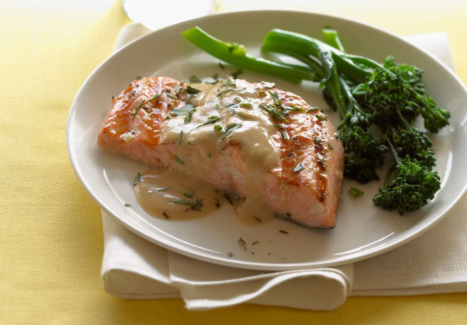 baked-salmon-with-dill-sauce-recipe