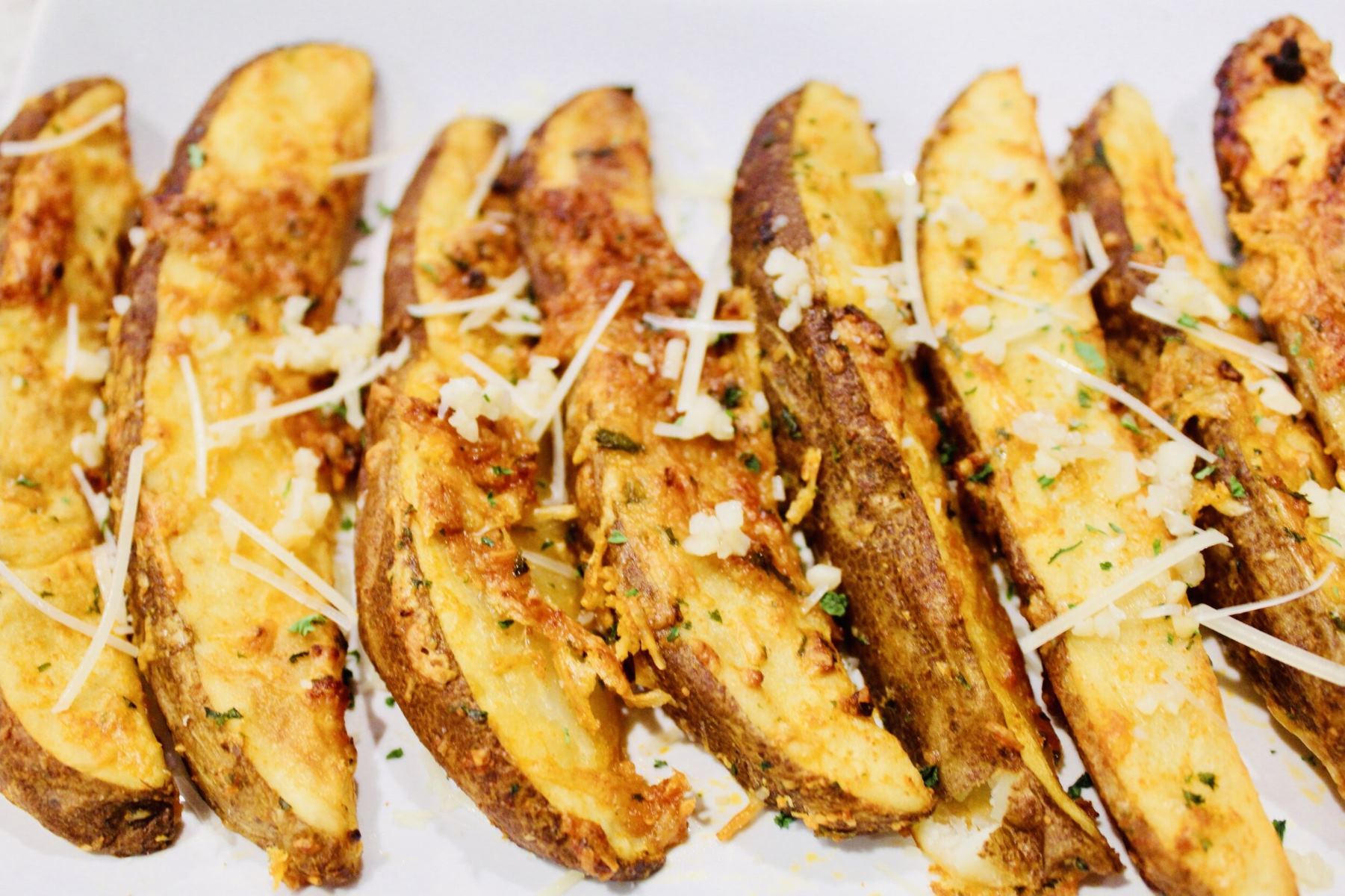 garlic-parmesan-potato-wedges-recipe