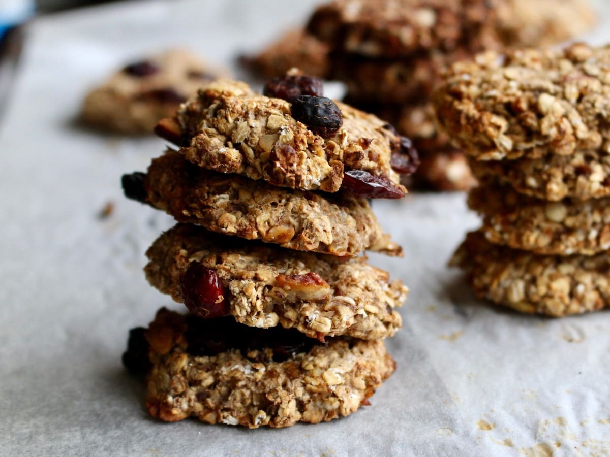 vegan-oatmeal-raisin-cookies-recipe