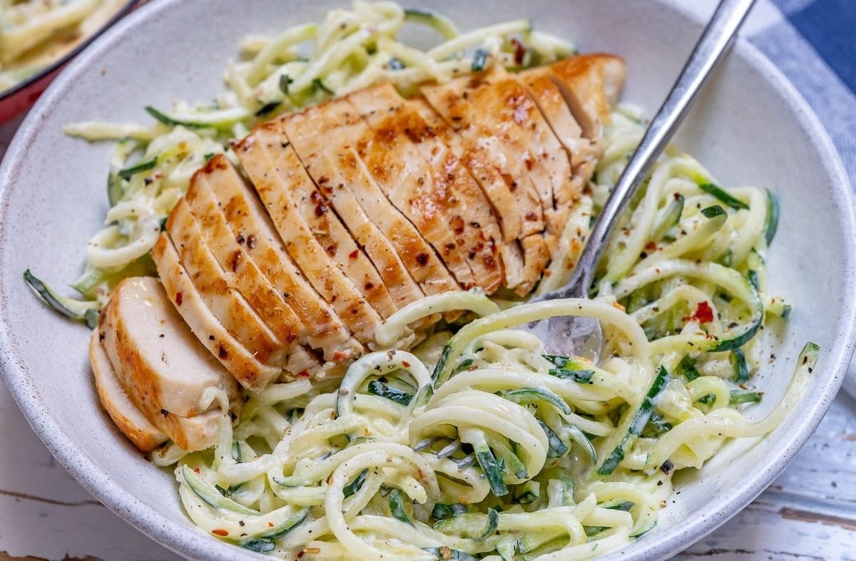 chicken-alfredo-zoodles-recipe