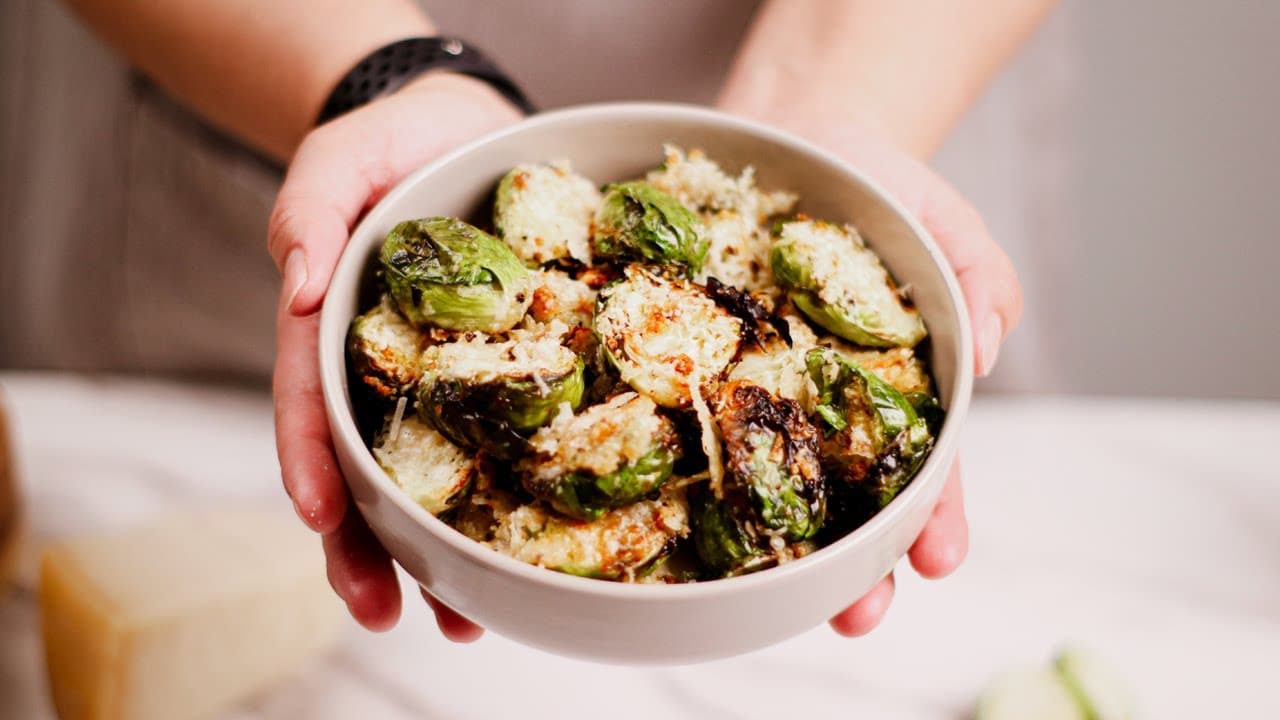 garlic-parmesan-air-fryer-brussels-sprouts-recipe