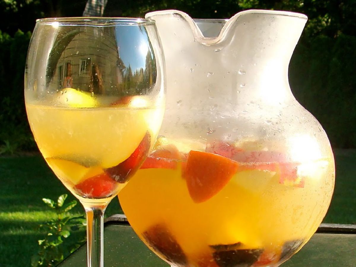 peach-sangria-recipe