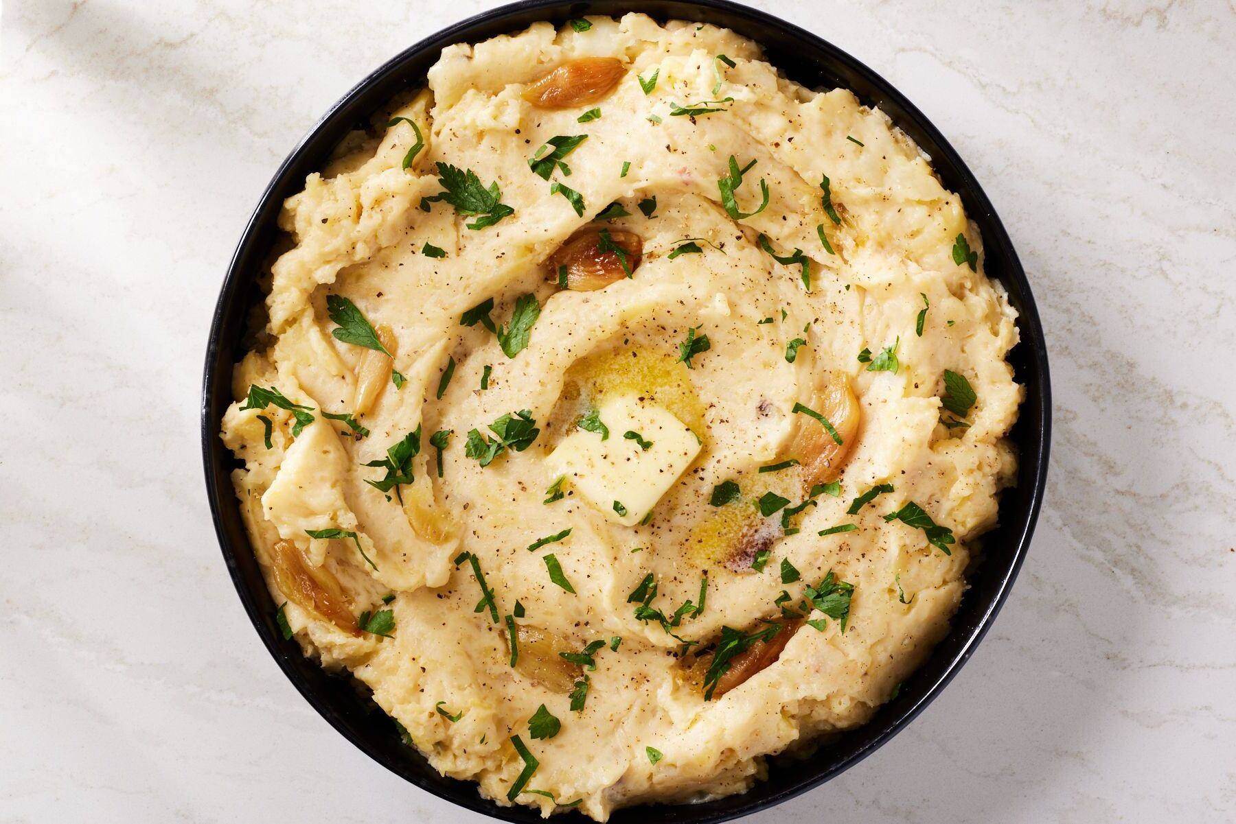 roasted-garlic-mashed-potatoes-recipe