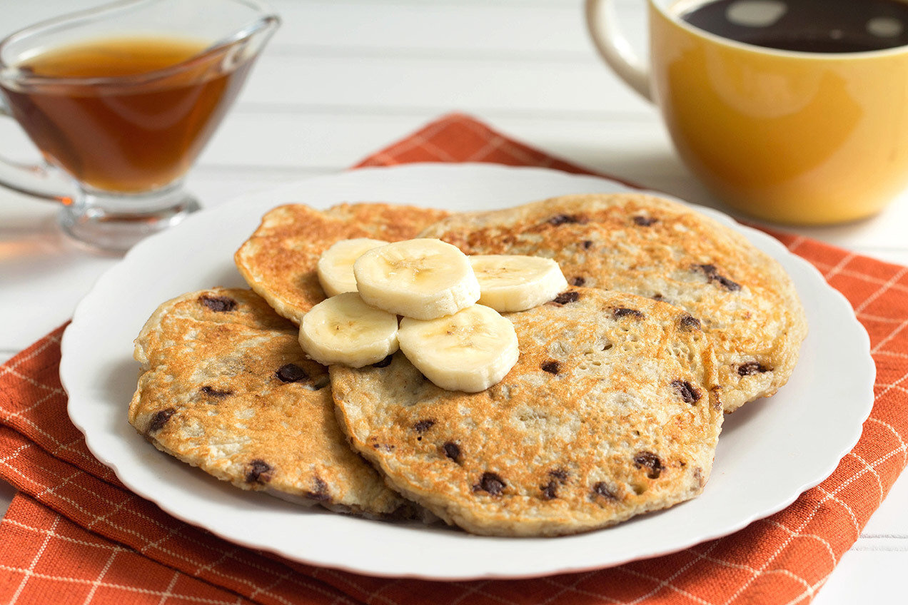 banana-chocolate-chip-pancakes-recipe