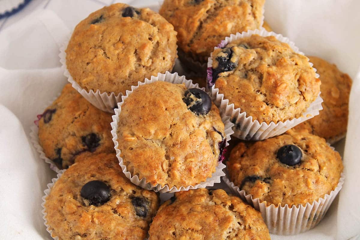 vegan-blueberry-and-banana-oatmeal-muffins-recipe